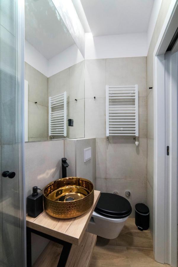 Liberty Rooms, 3Rd Floor, No Elevator ซาเกร็บ ภายนอก รูปภาพ