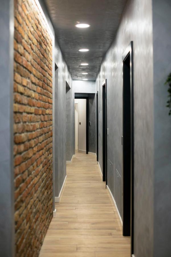 Liberty Rooms, 3Rd Floor, No Elevator ซาเกร็บ ภายนอก รูปภาพ